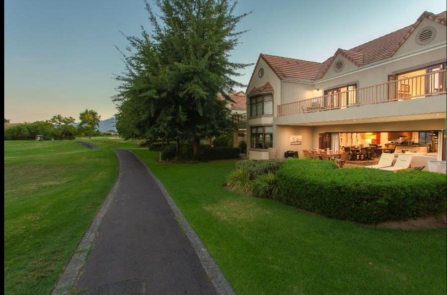 To Let 4 Bedroom Property for Rent in Boschenmeer Golf Country Estate Western Cape